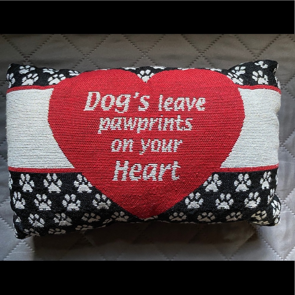 Tapestry pillow
